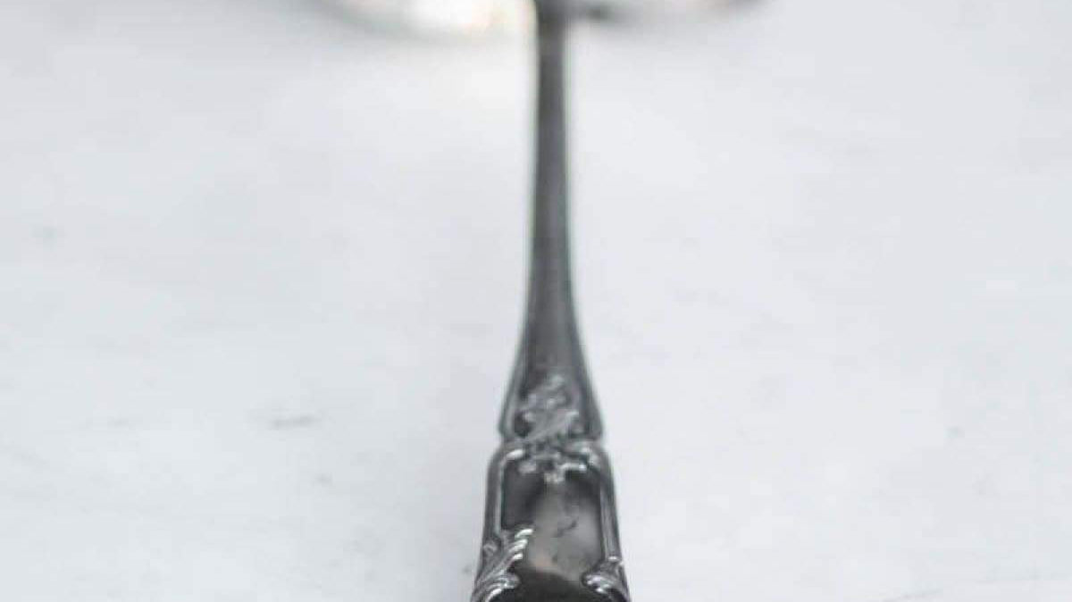 A Beginner's Guide to Vintage Flatware - elsie green