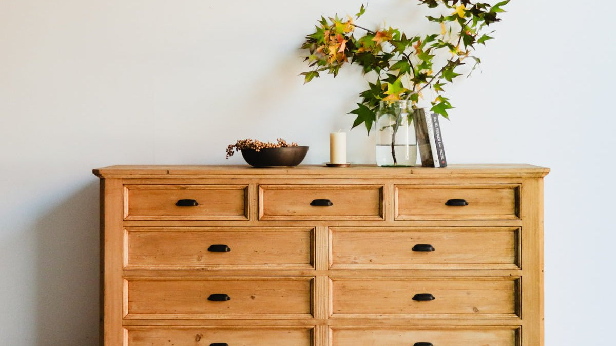 Decorating With Your Reclaimed Wood Dresser - elsie green