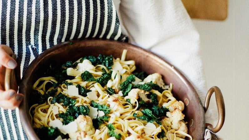 Friendsgiving Makes a Comeback - elsie green