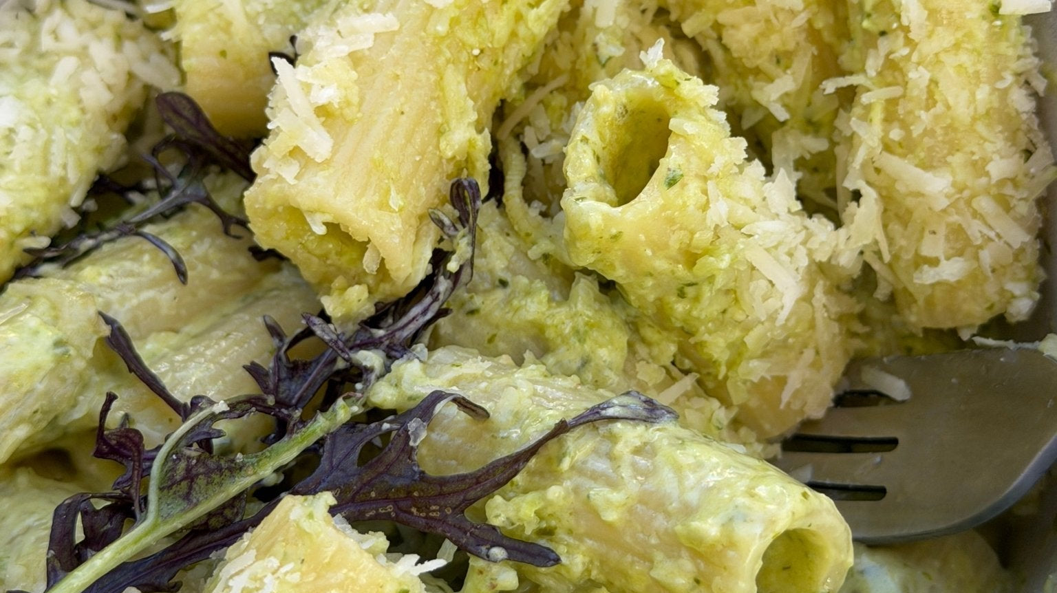 Sepi's Homemade Pesto - elsie green