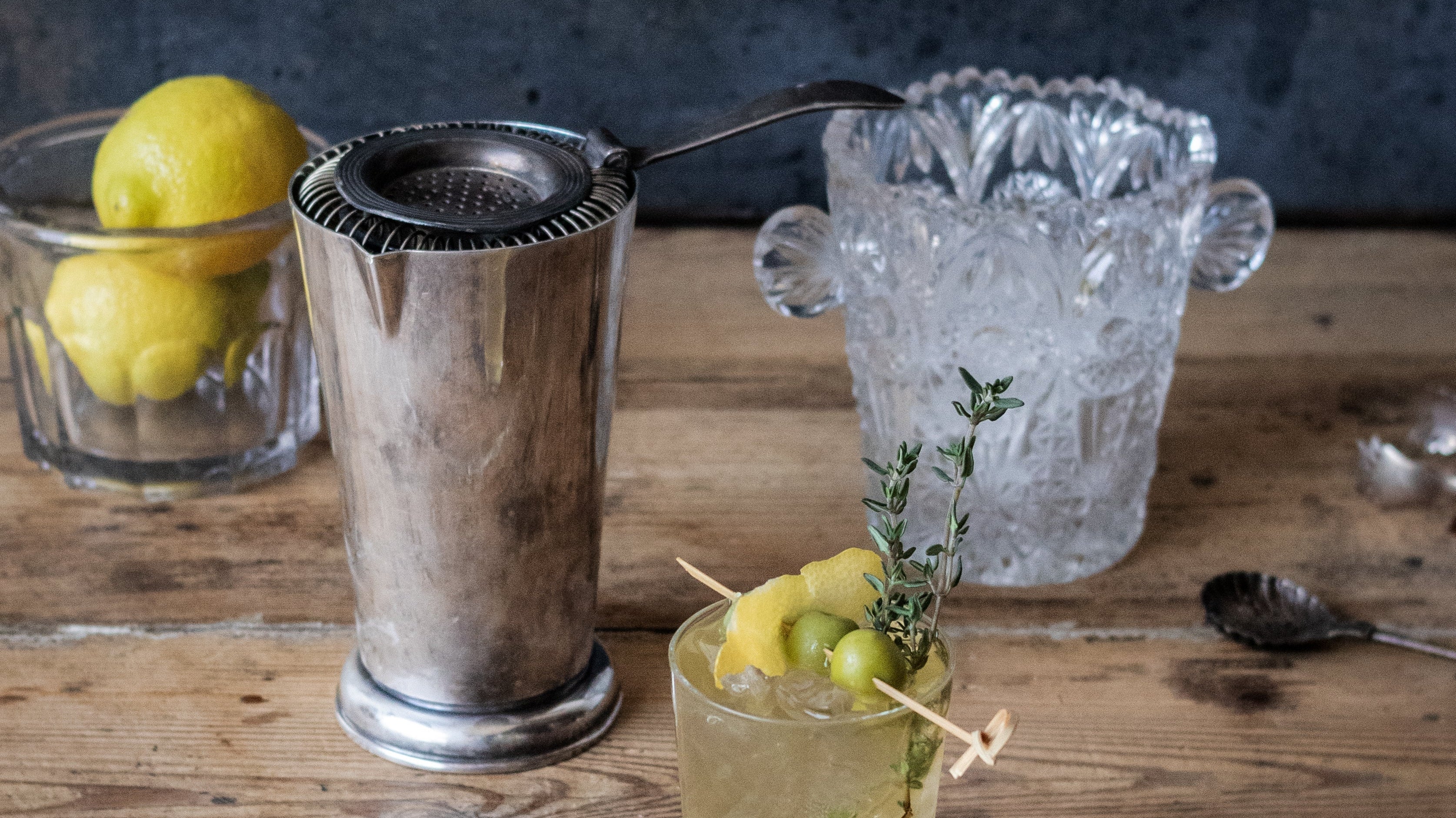 The Dirty Spritz: Our Favorite Cocktail for Summer Evenings - elsie green