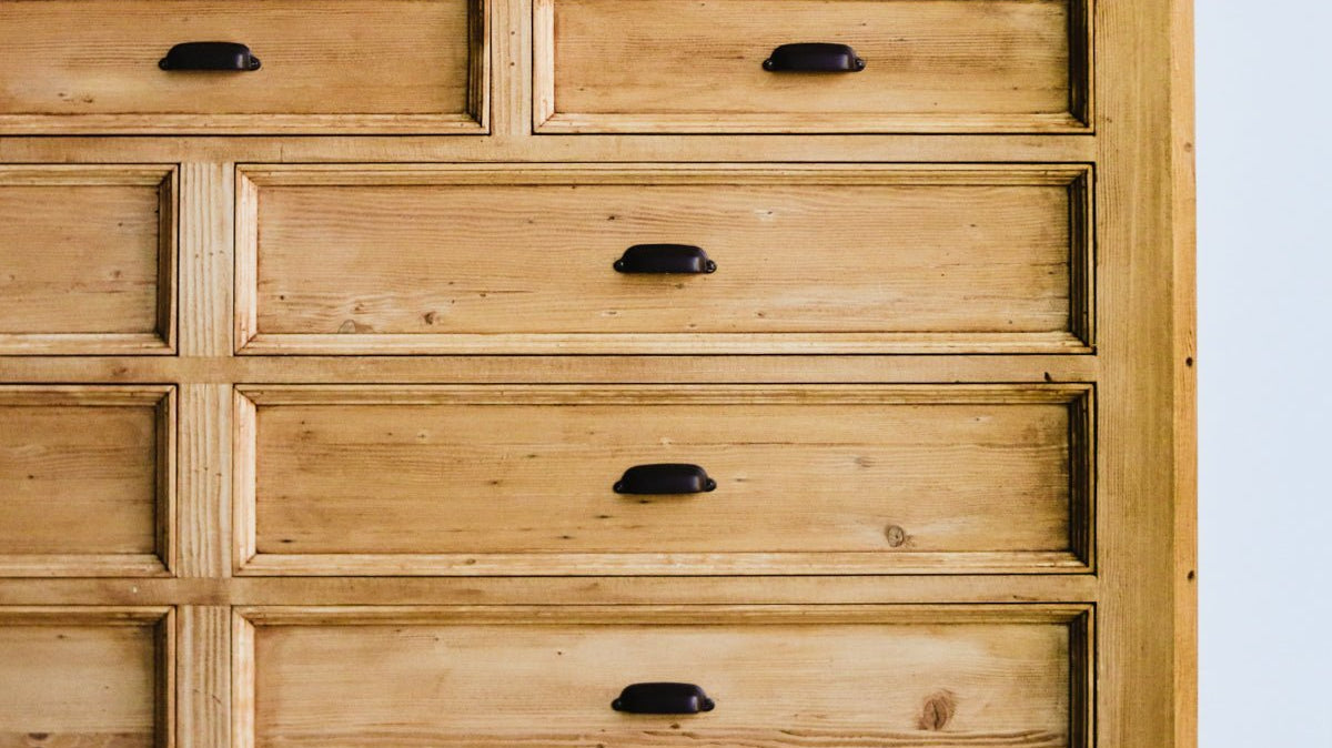 The History of Reclaimed Wood Dressers - elsie green