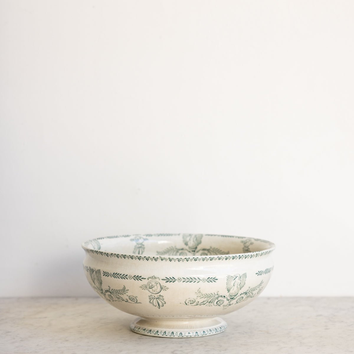Compeigne Transferware Serving Bowl - elsie green - the french kitchen