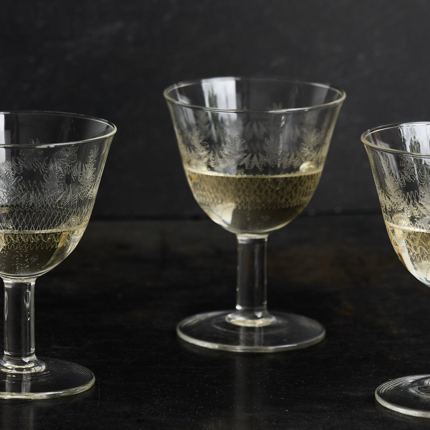 Etched Wine Glass Set of 4 - elsie green - the french kitchen