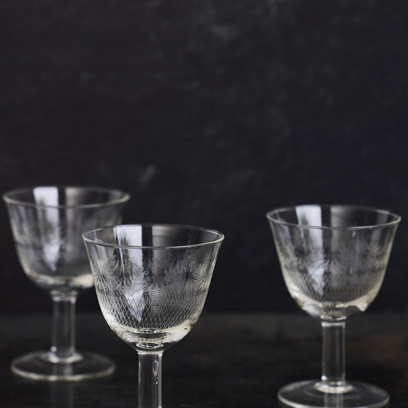 Etched Wine Glass Set of 4 - elsie green - the french kitchen