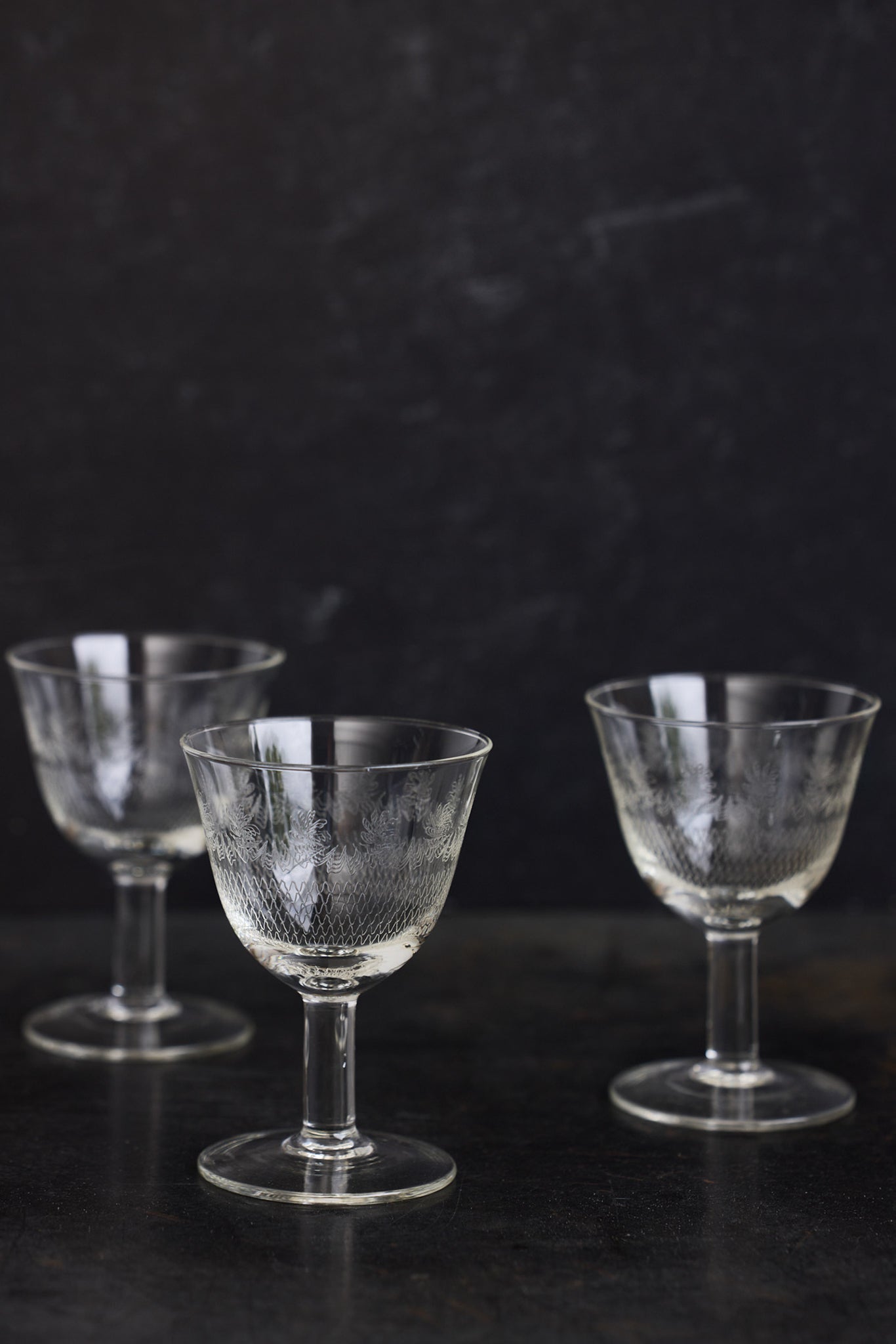 Etched Wine Glass Set of 4 - elsie green - the french kitchen