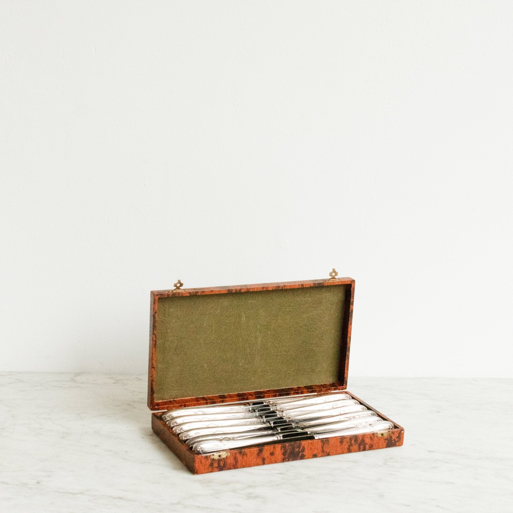 French Dinner Knife Set of 12 - elsie green - the french kitchen