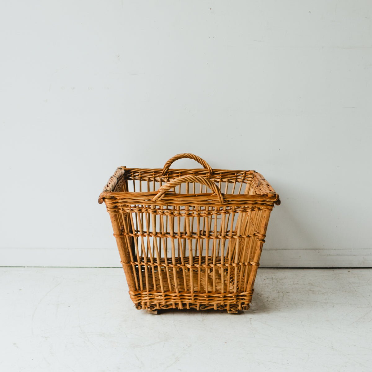 Grande Belgian Laundry Basket - elsie green - decor