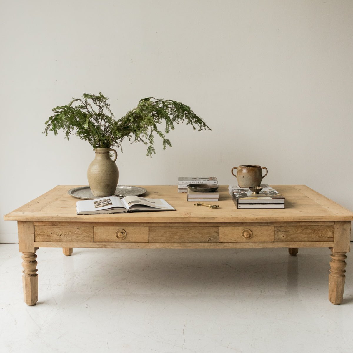 Grande Turned Leg Coffee Table - elsie green - furniture