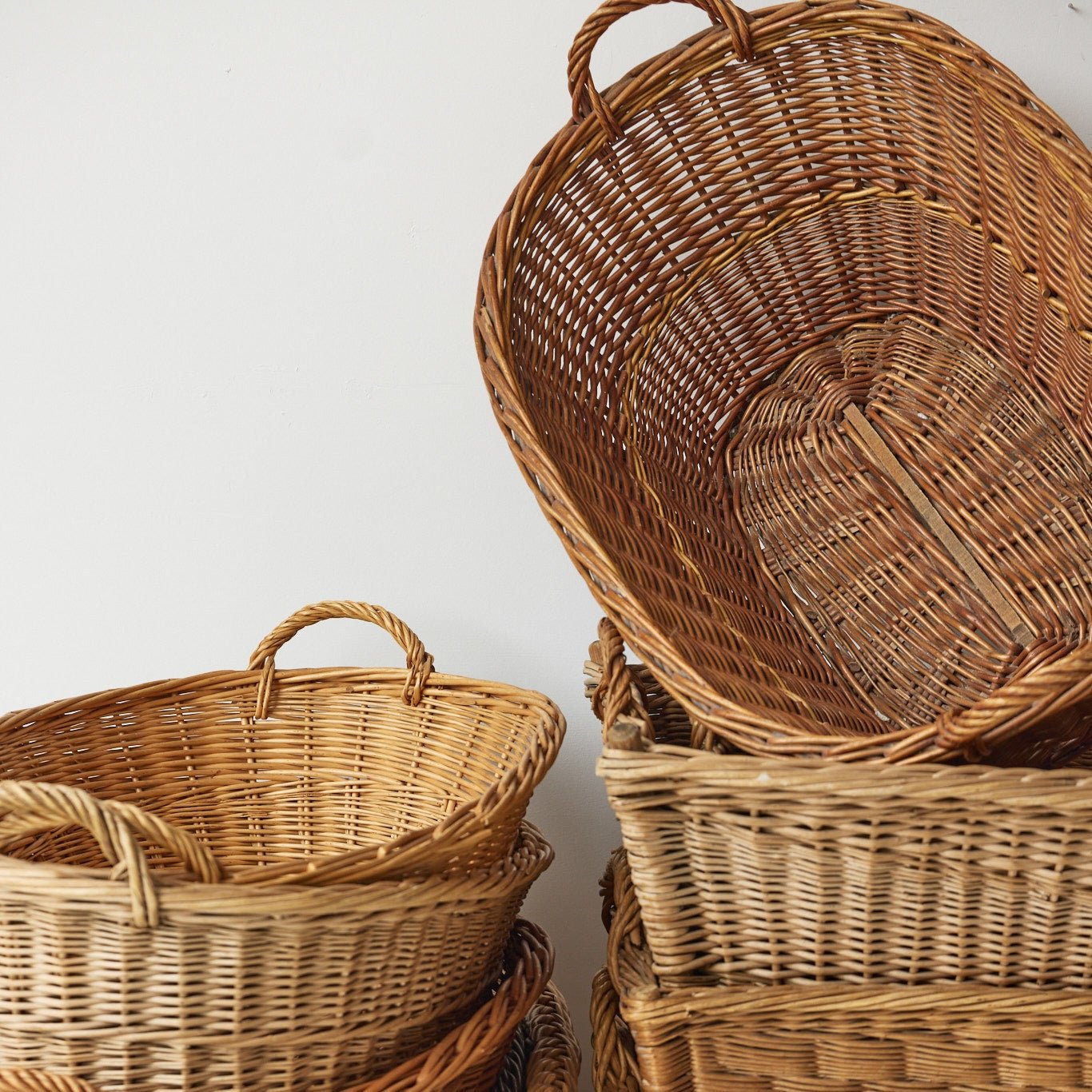 Oval French Laundry Day Basket - elsie green - Decor