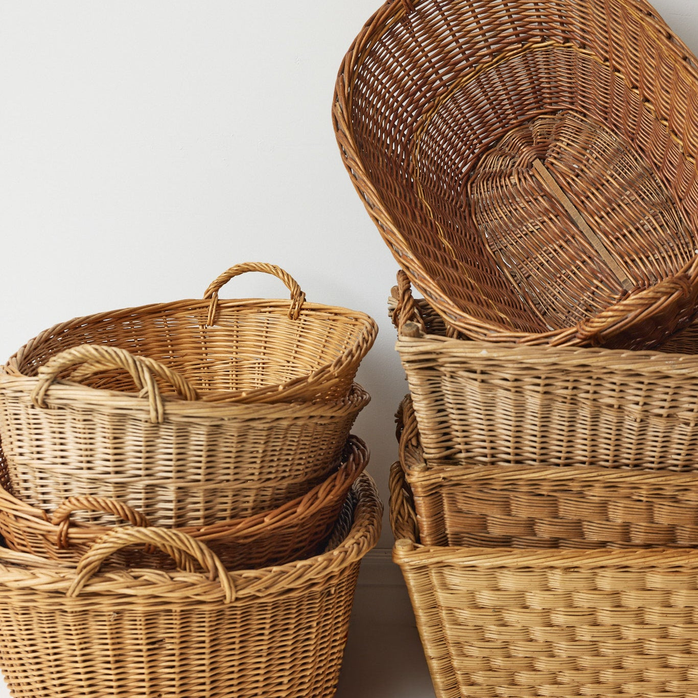 Oval French Laundry Day Basket - elsie green - Decor