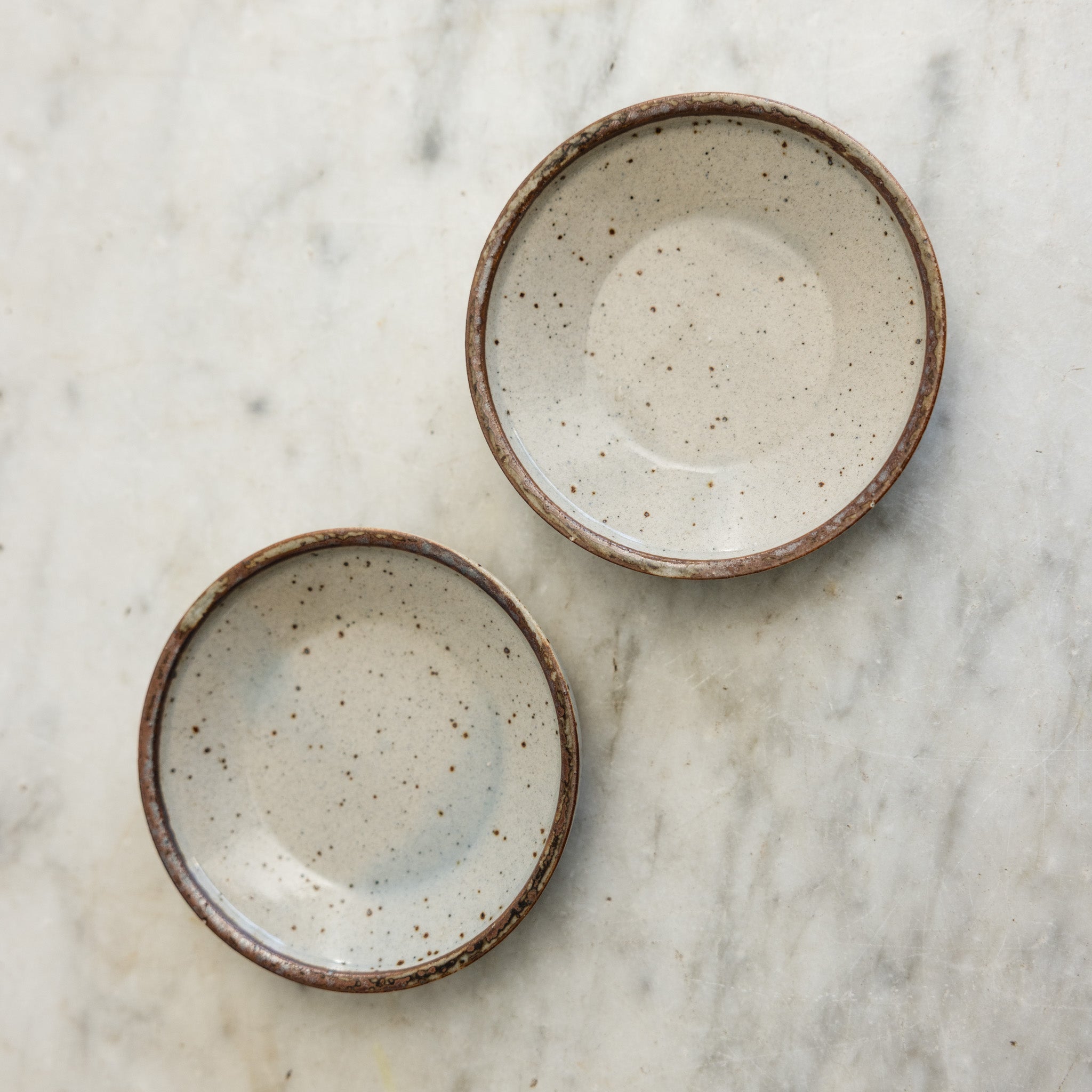 Pair of Petite Stoneware Plates - elsie green - the french kitchen