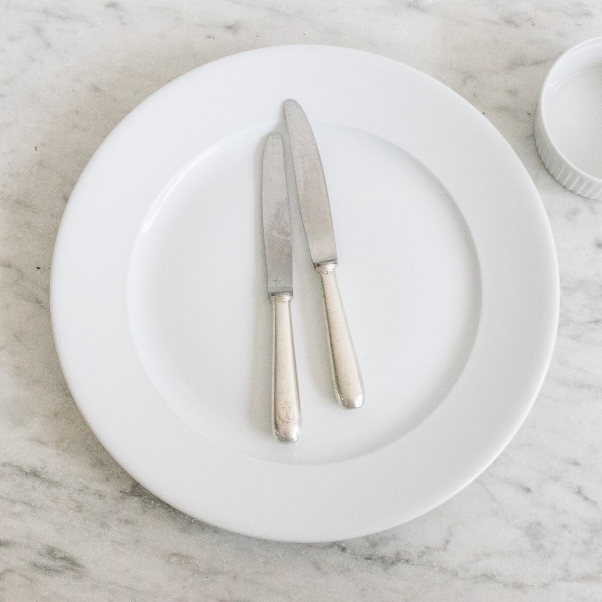Pillivuyt Platter and Ramekin with Pair of Knives - elsie green - the french kitchen