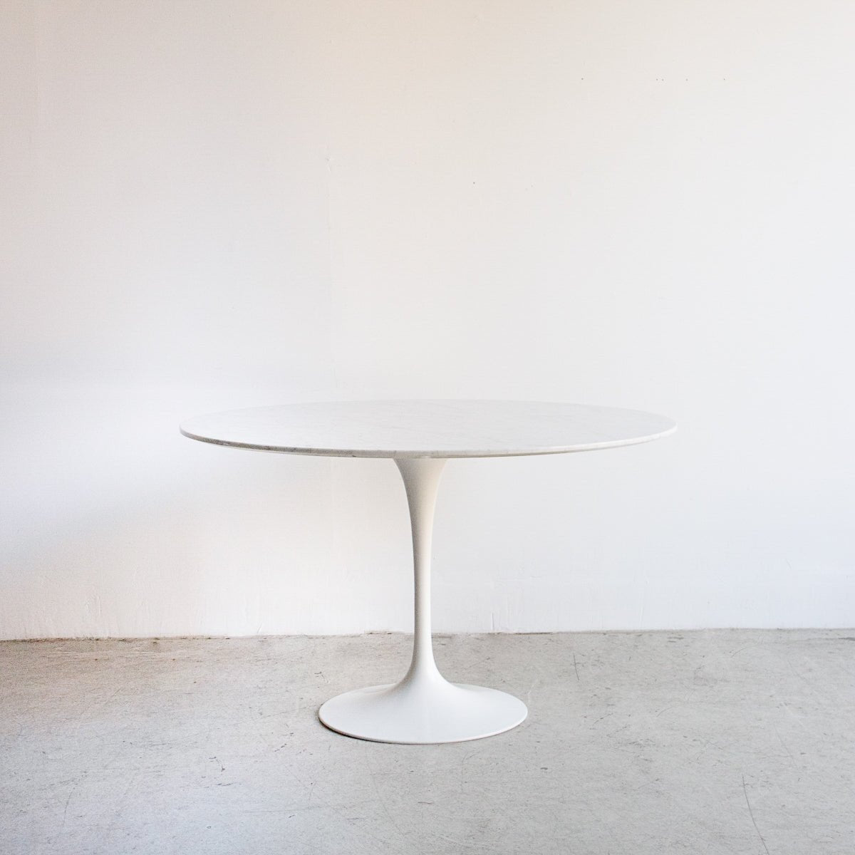 Signed 1974 Knoll Tulip Table - elsie green - furniture