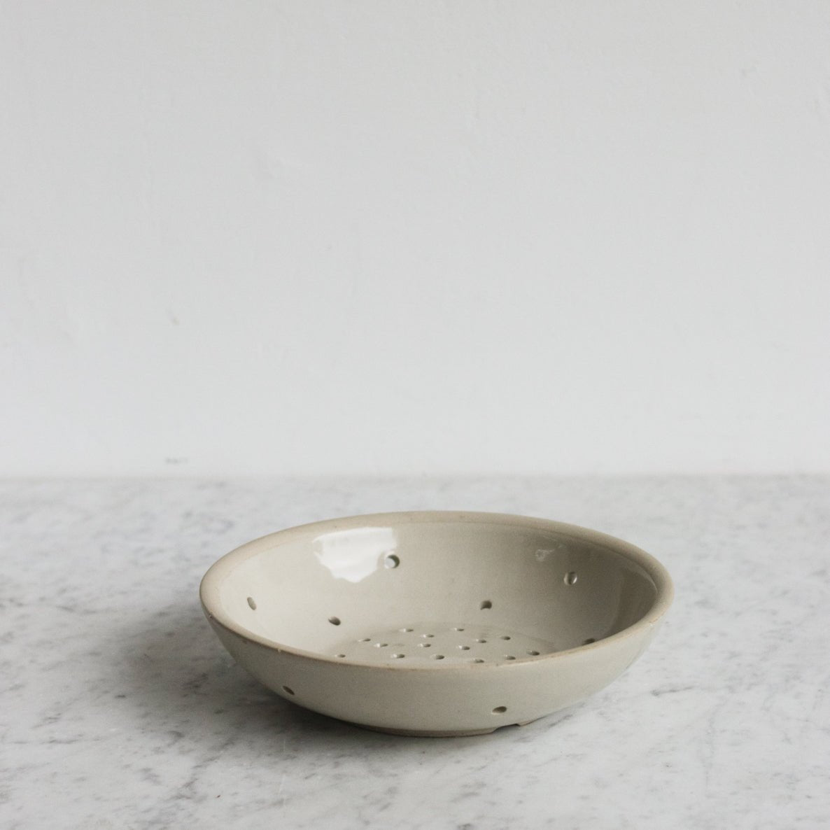 Stoneware Berry Bowl - elsie green - the french kitchen