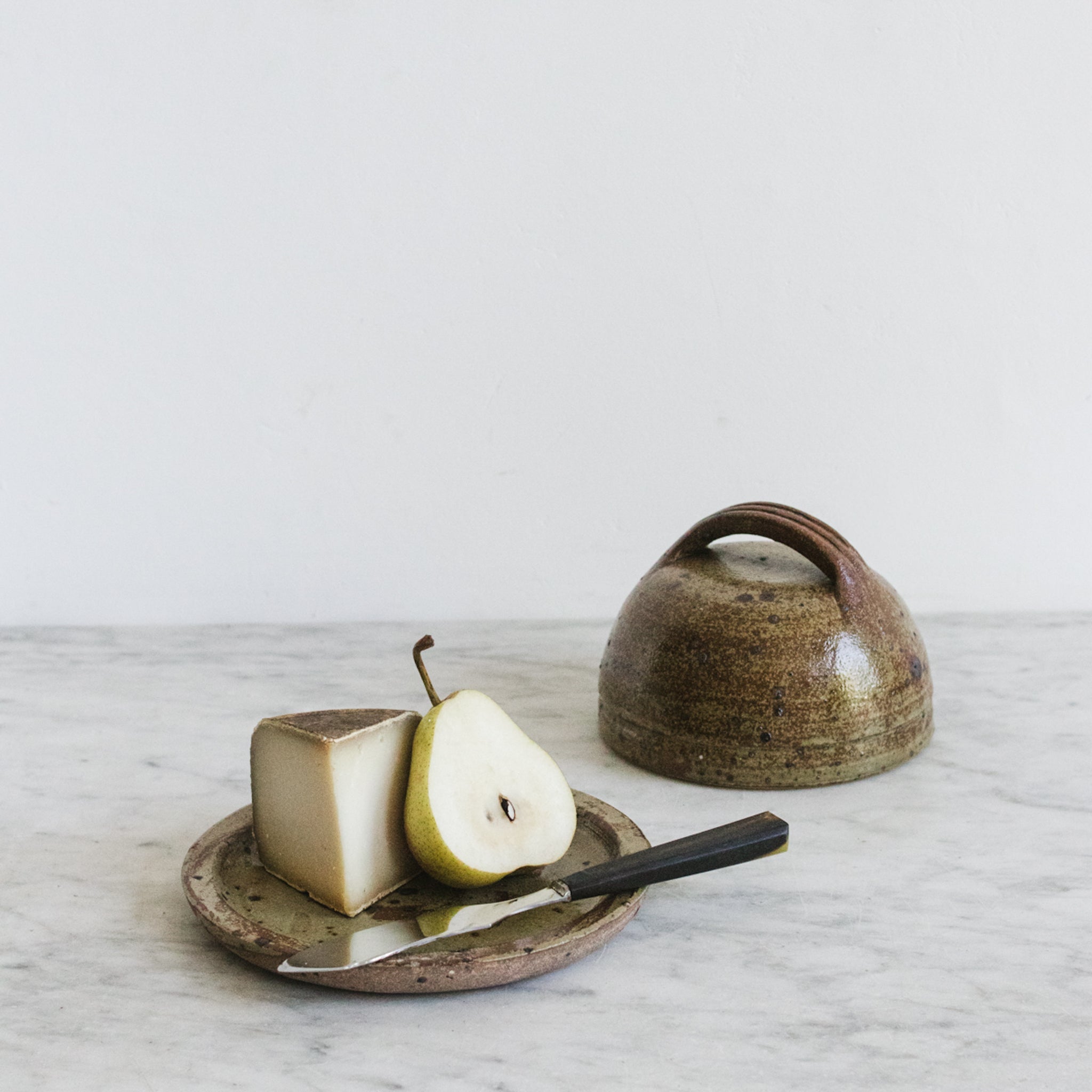 Stoneware Cloche with Plate - elsie green - the french kitchen
