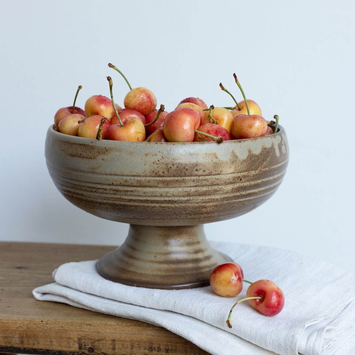 Vallauris Stoneware Serving Bowl - elsie green - The French Kitchen