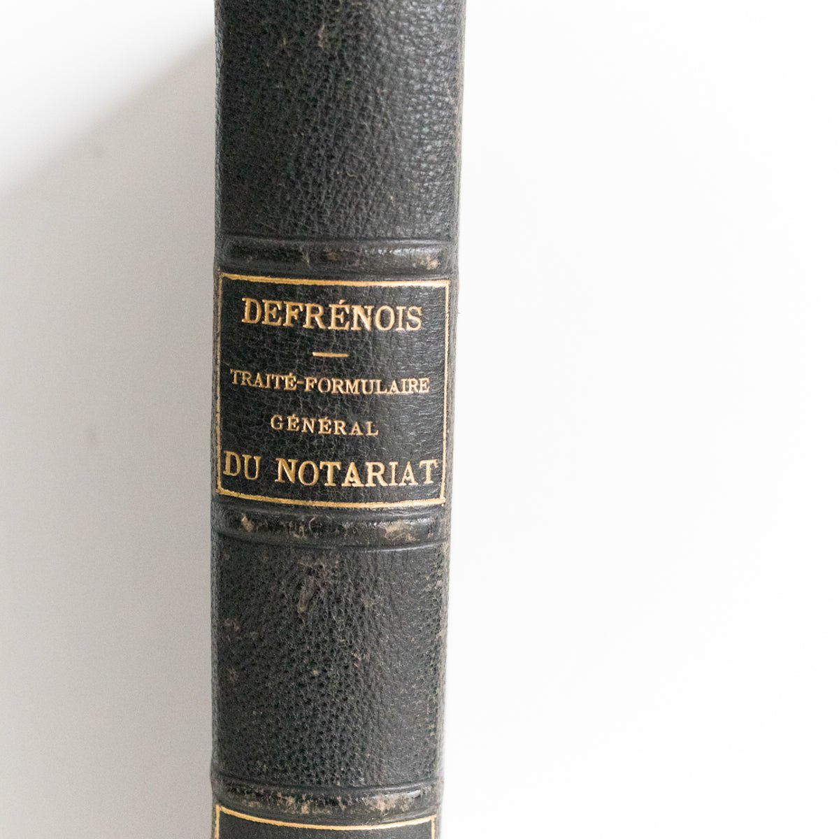 Vintage Library Book | Defrenois du Notariat - elsie green - decor