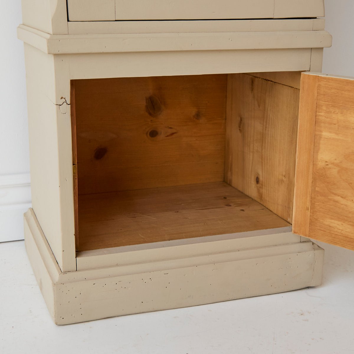 Vintage Linen Closet - elsie green - Furniture + 100 yo .
