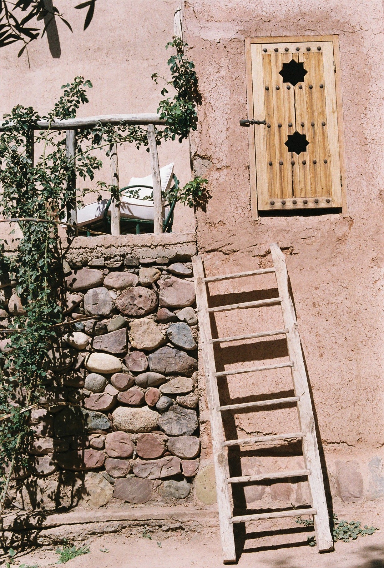 Checking In | Berber Lodge - elsie green