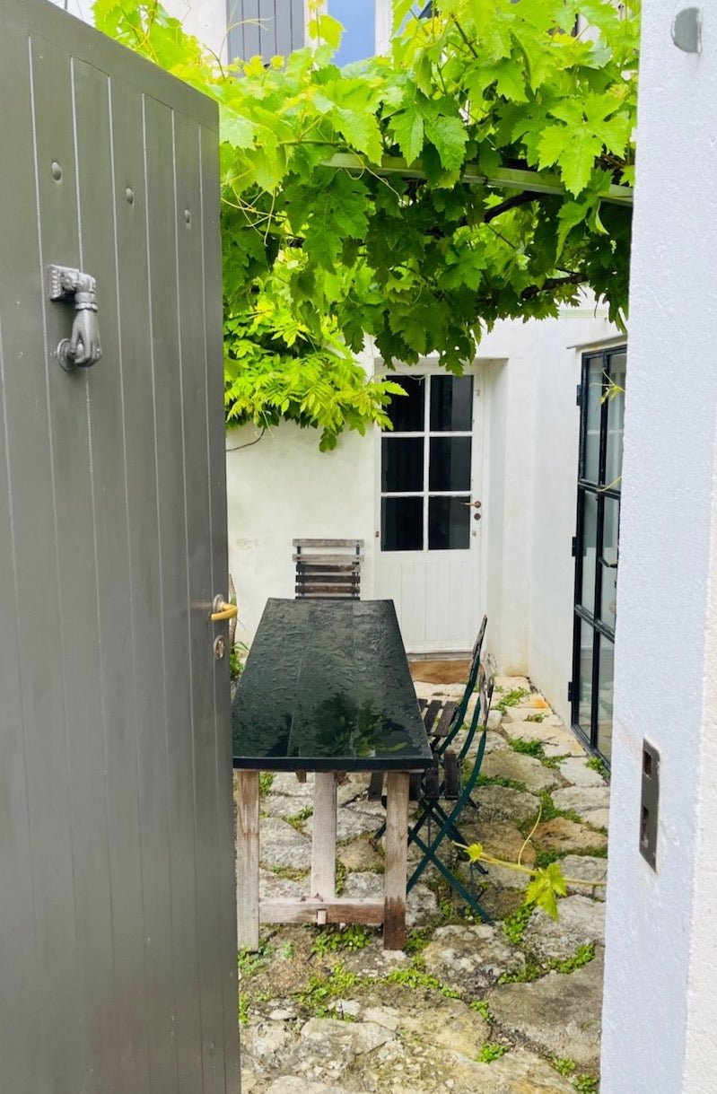 European Dispatch | Blank Space - elsie green