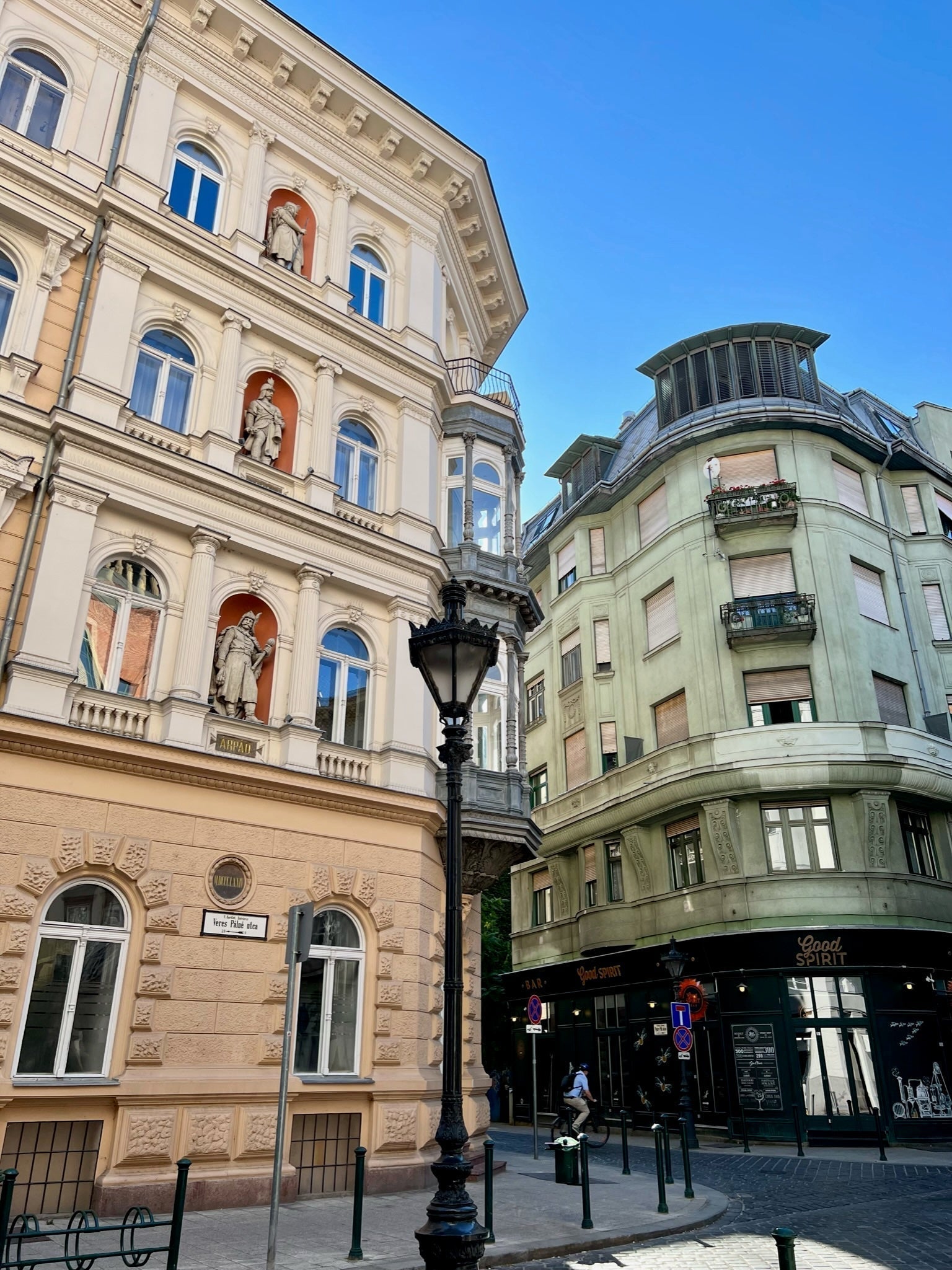 Shop Gal Guide | March 2025 - elsie green