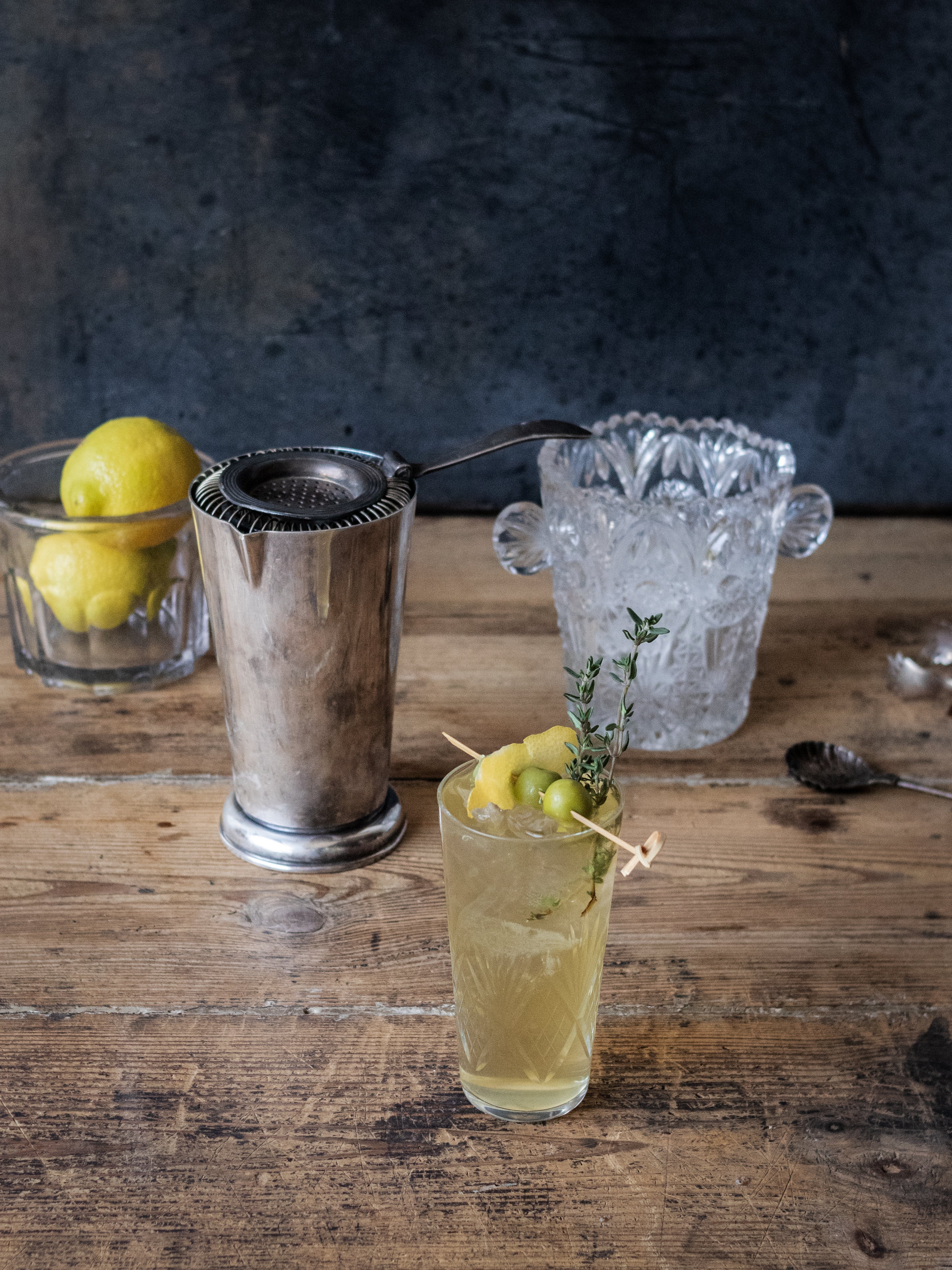 The Dirty Spritz: Our Favorite Cocktail for Summer Evenings - elsie green