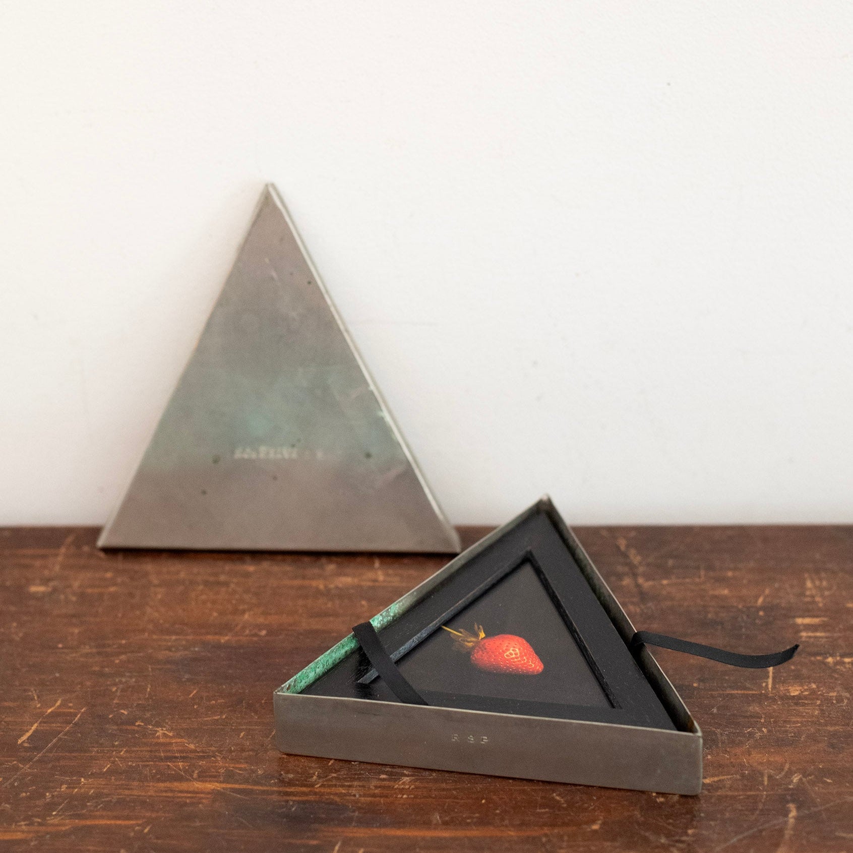 Box Series | Strawberry for RS Paterson | Jefferson Hayman - elsie green - art