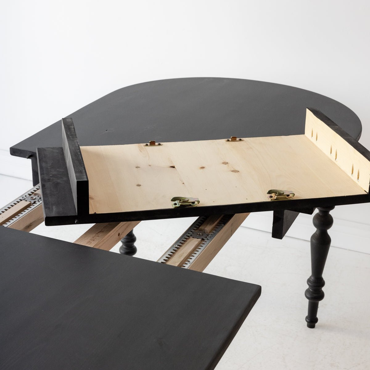 Brocanteur Oval Dining Table - elsie green - Custom Furniture