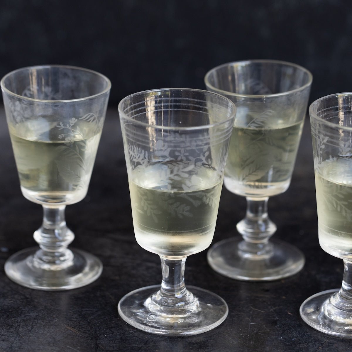 Etched Wine Glass Set of 5 - elsie green - the french kitchen