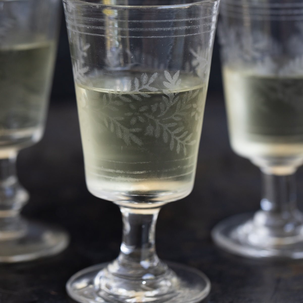 Etched Wine Glass Set of 5 - elsie green - the french kitchen