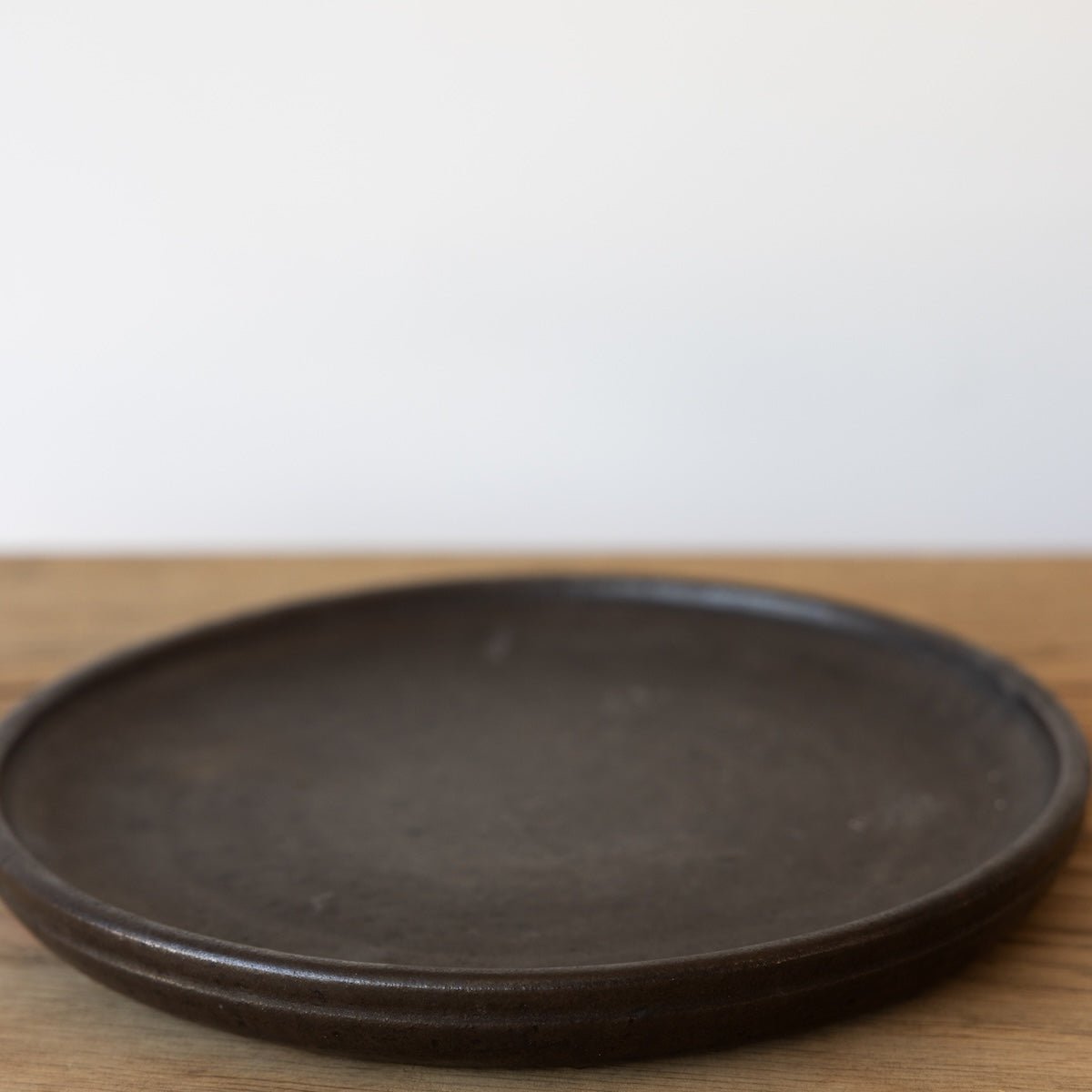 La Borne Matte Black Stoneware Platter - elsie green - the french kitchen