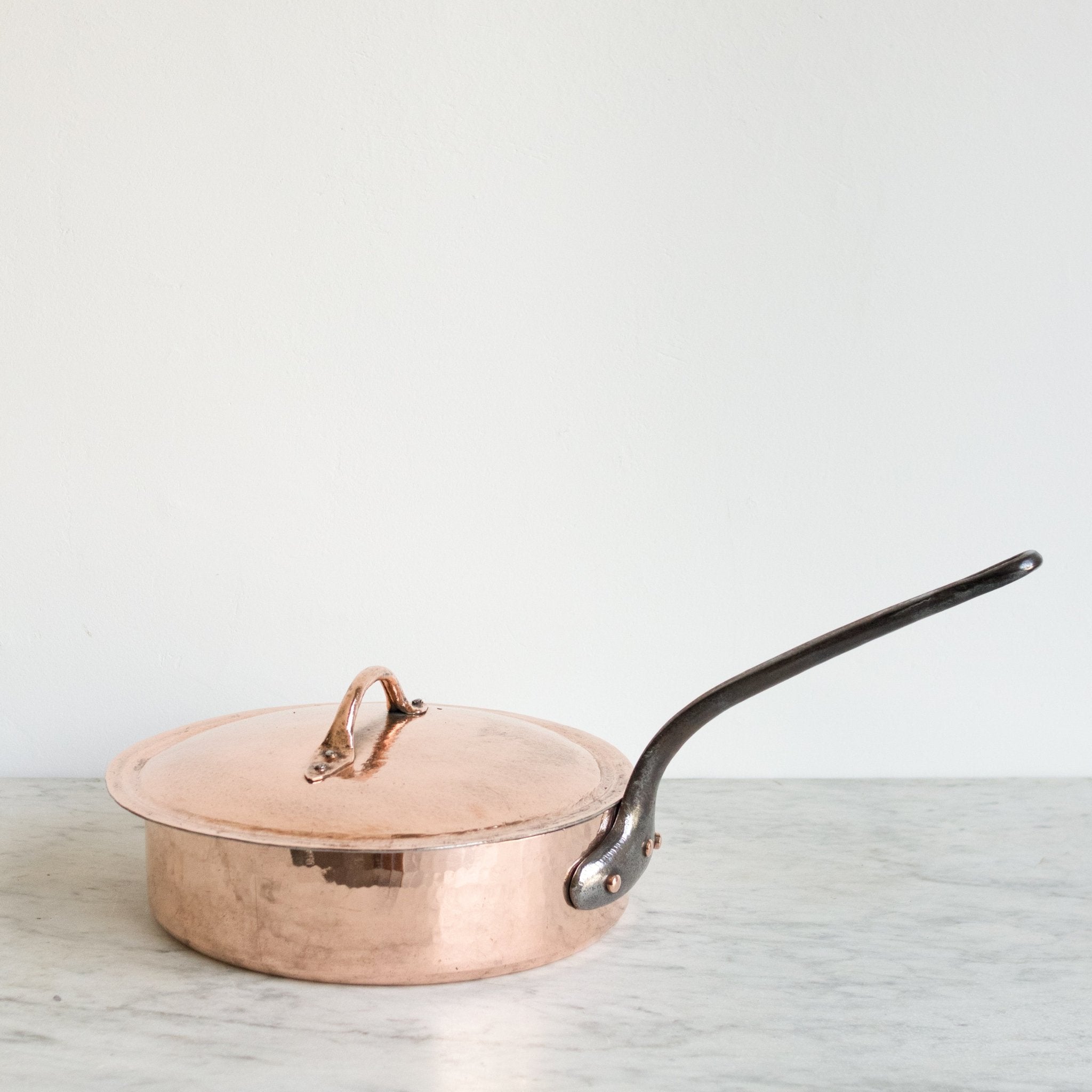 Large Copper Saucier with Lid - elsie green - the french kitchen