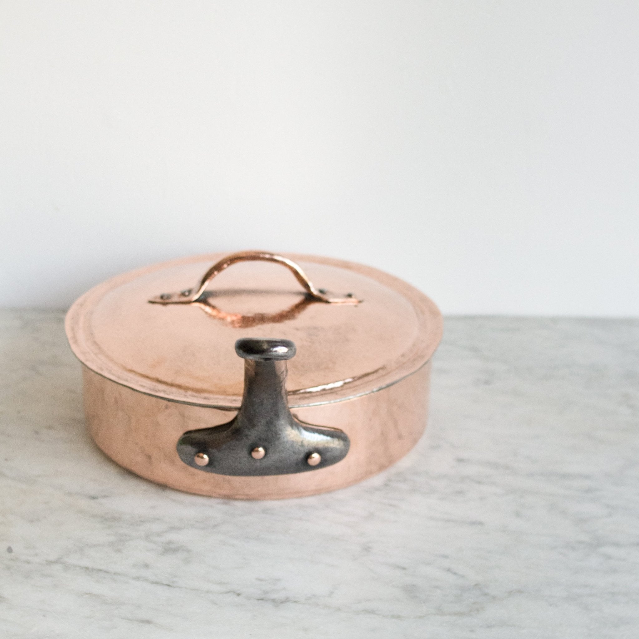 Large Copper Saucier with Lid - elsie green - the french kitchen