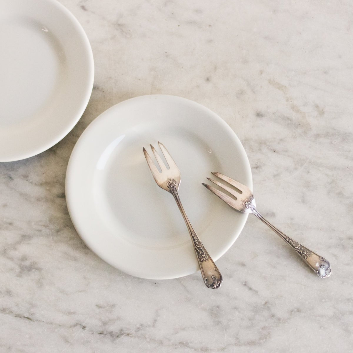 Pair of Bistro Plates with Pair of French Forks - elsie green - The French Kitchen