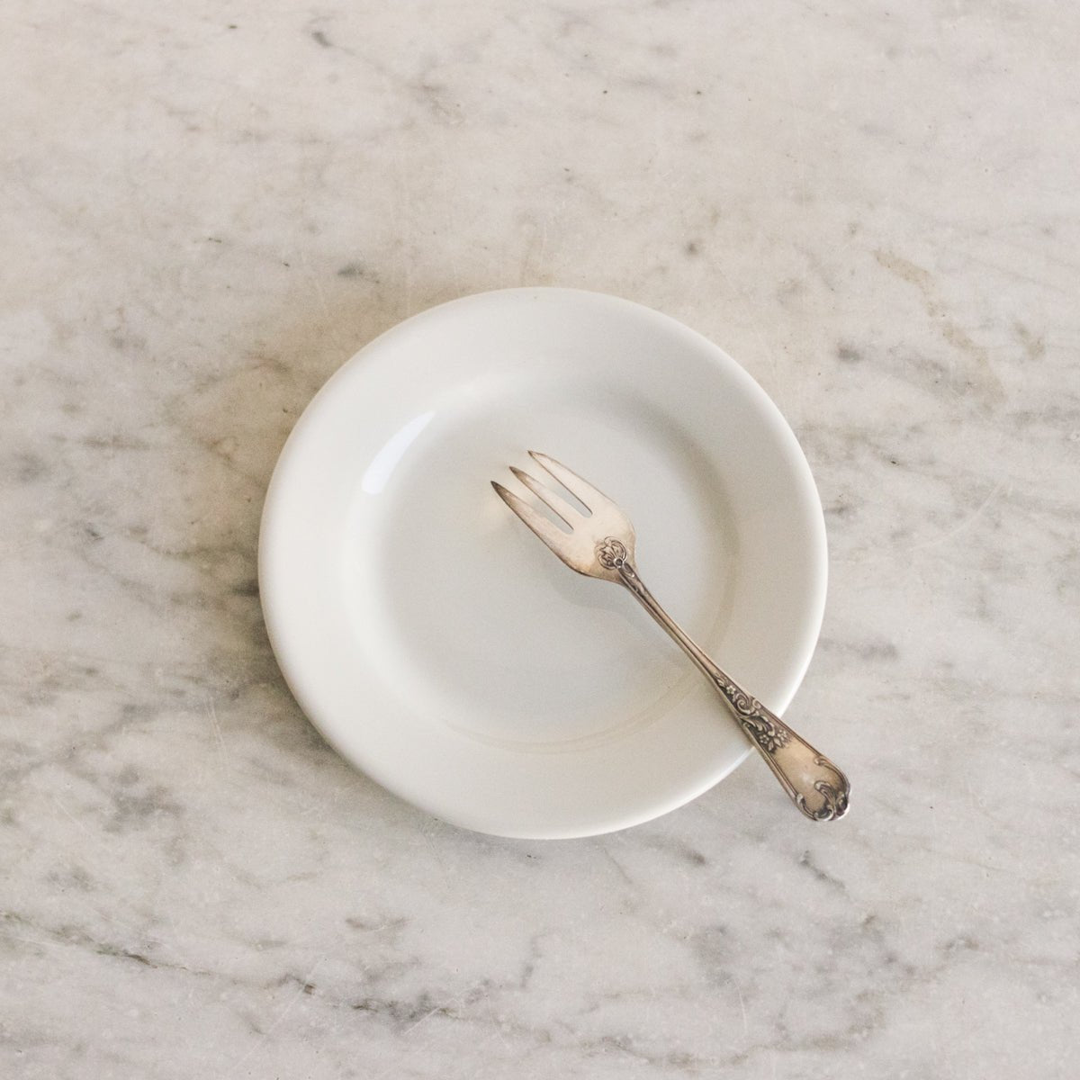 Pair of Bistro Plates with Pair of French Forks - elsie green - The French Kitchen