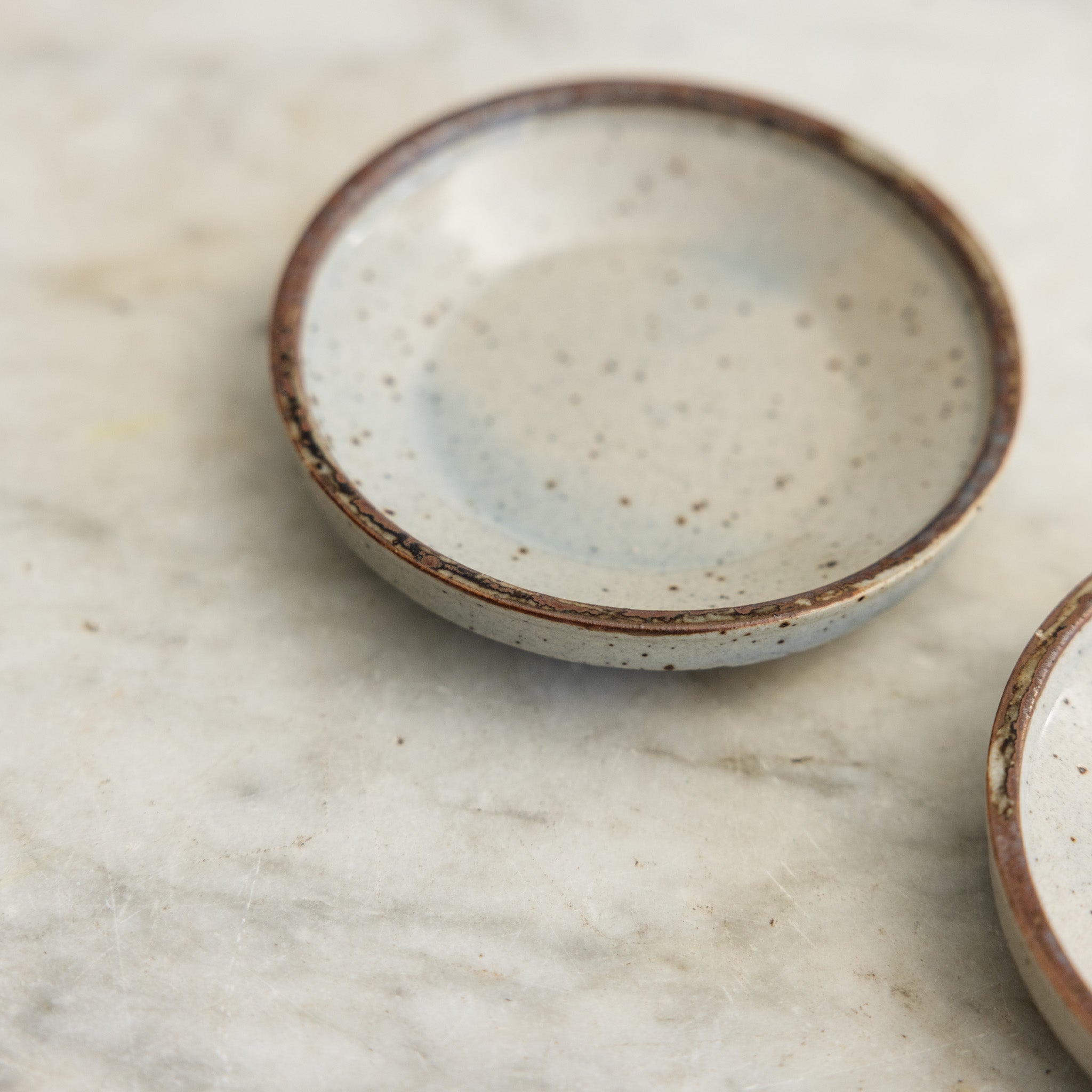 Pair of Petite Stoneware Plates - elsie green - the french kitchen