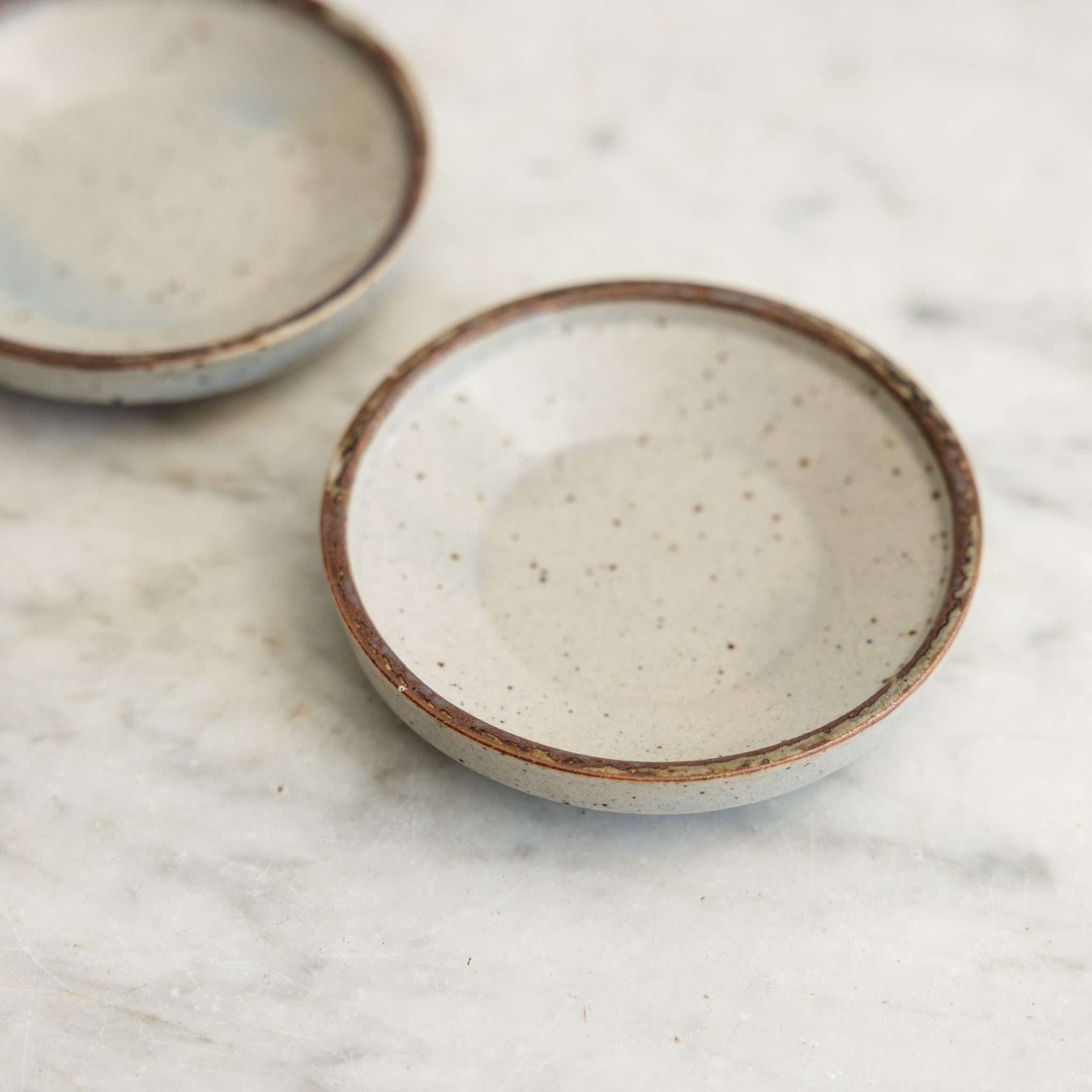 Pair of Petite Stoneware Plates - elsie green - the french kitchen