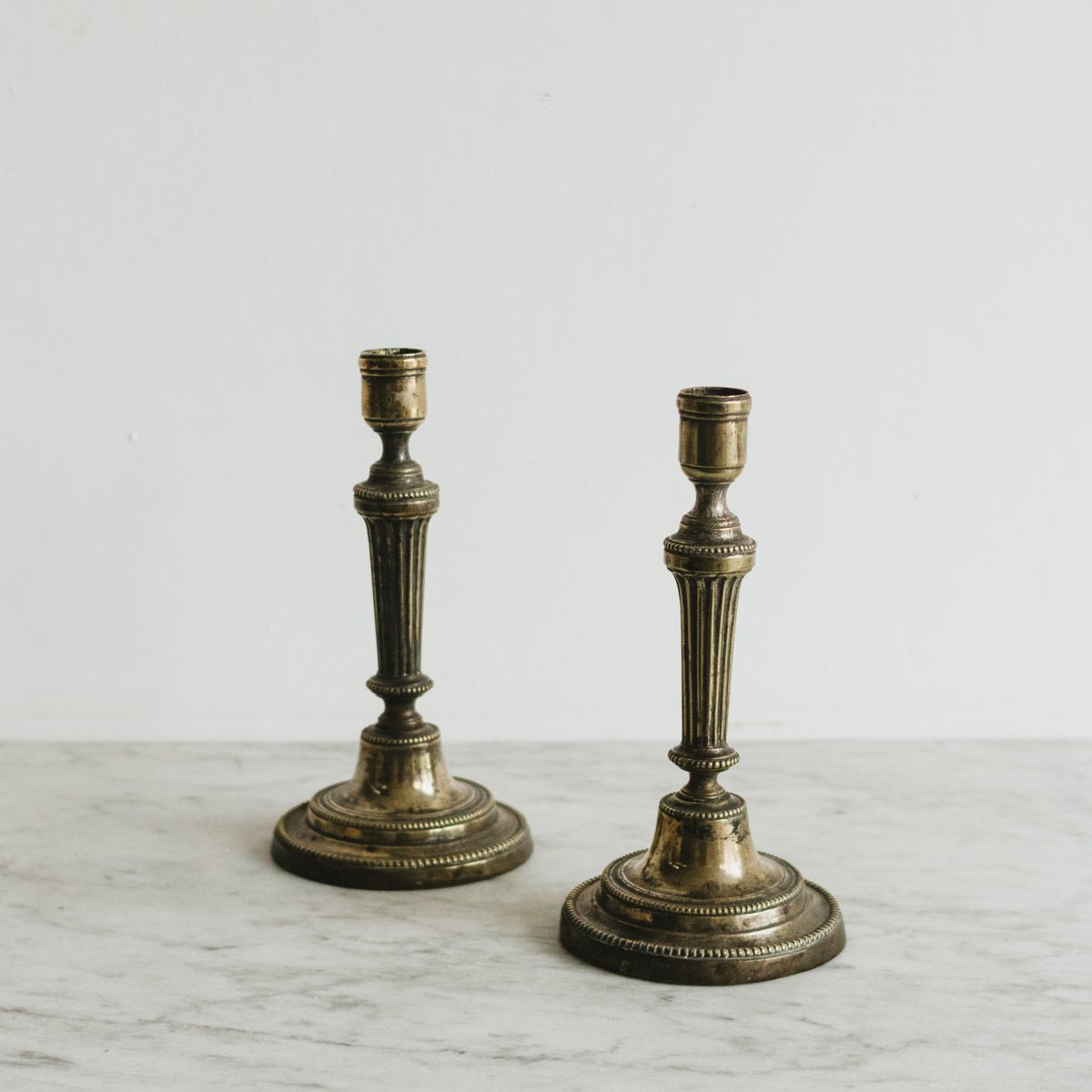 Pair of Silver Candlesticks with Knurling Detail - elsie green - decor