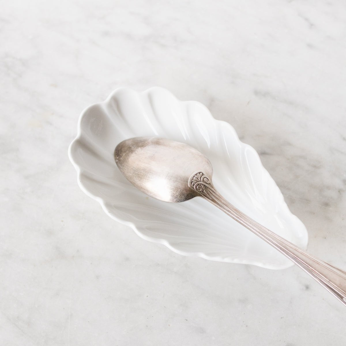 Pillyvuyt Shell Spoon Rest - elsie green - the french kitchen