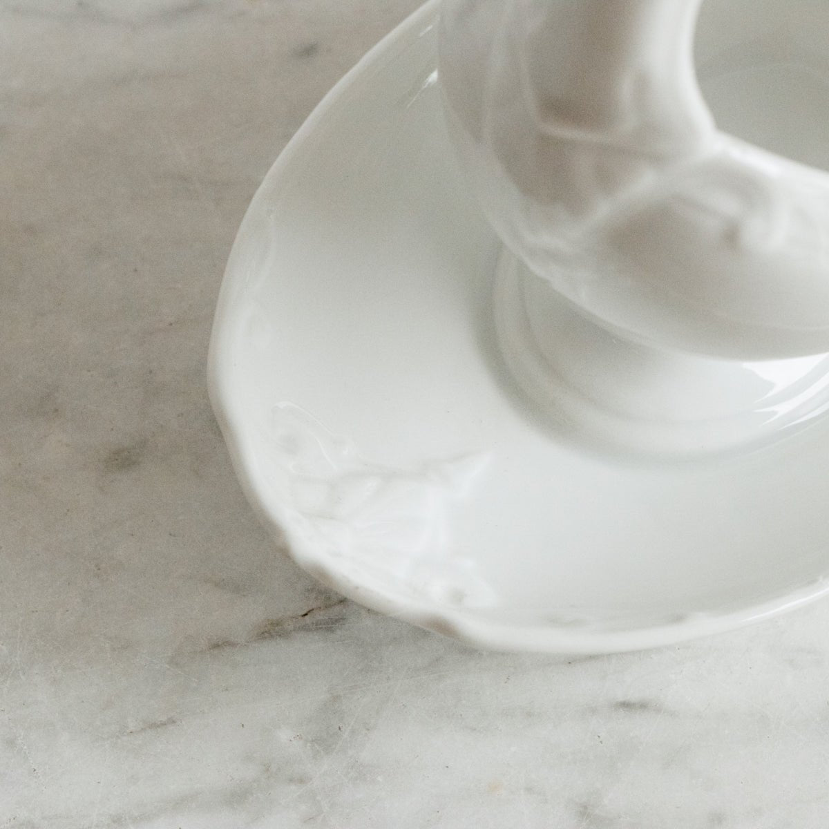 Porcelain Lion Gravy Boat - elsie green - The French Kitchen