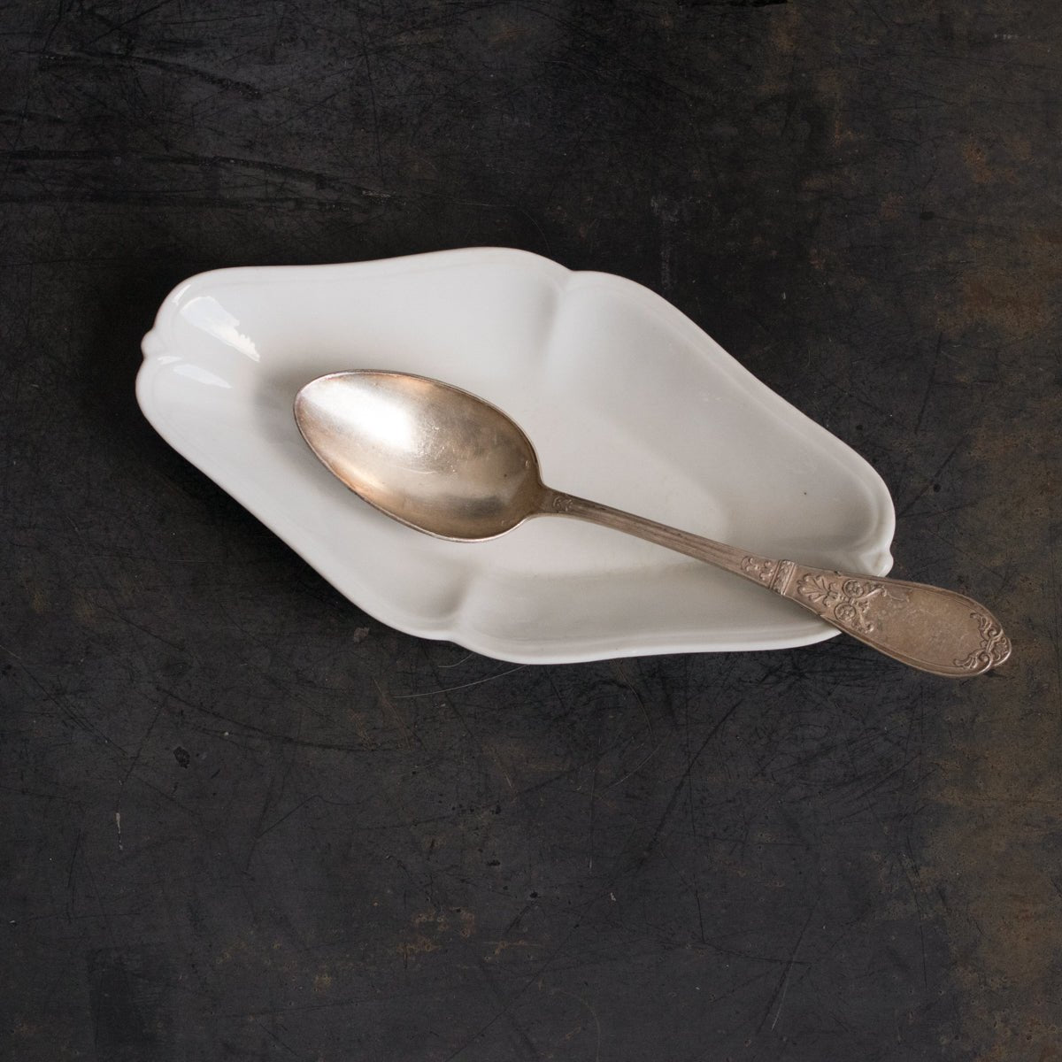 Porcelain Spoon Rest - elsie green - The French Kitchen
