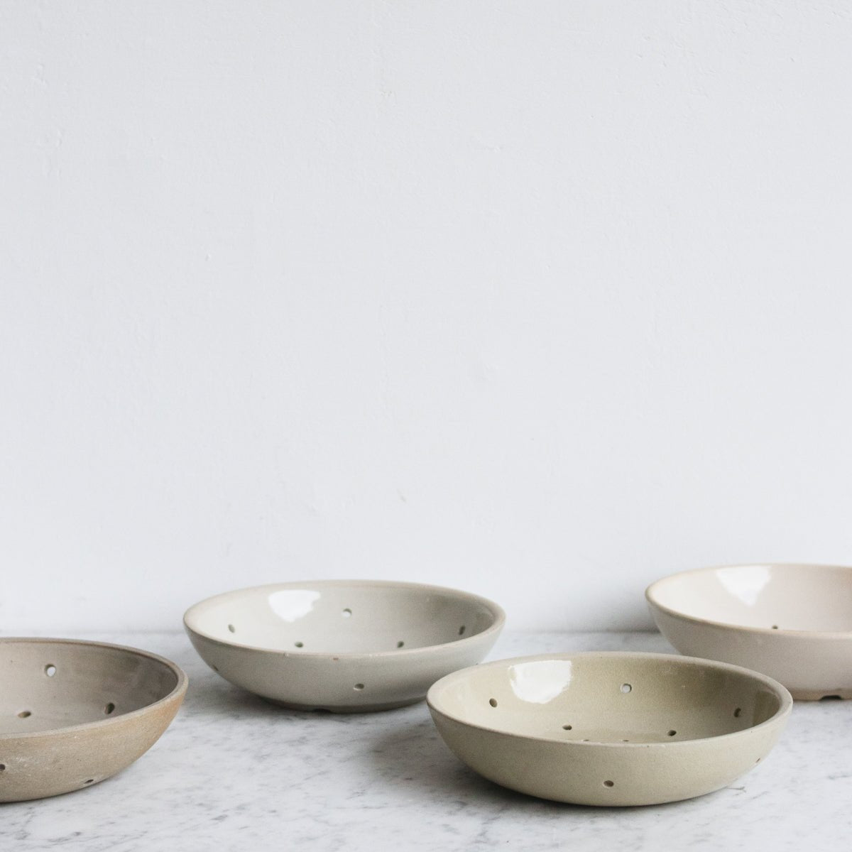 Stoneware Berry Bowl - elsie green - the french kitchen