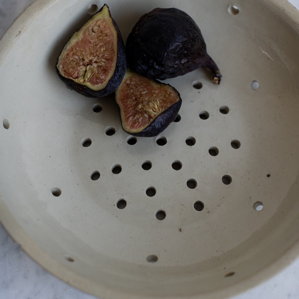 Stoneware Berry Bowl - elsie green - the french kitchen