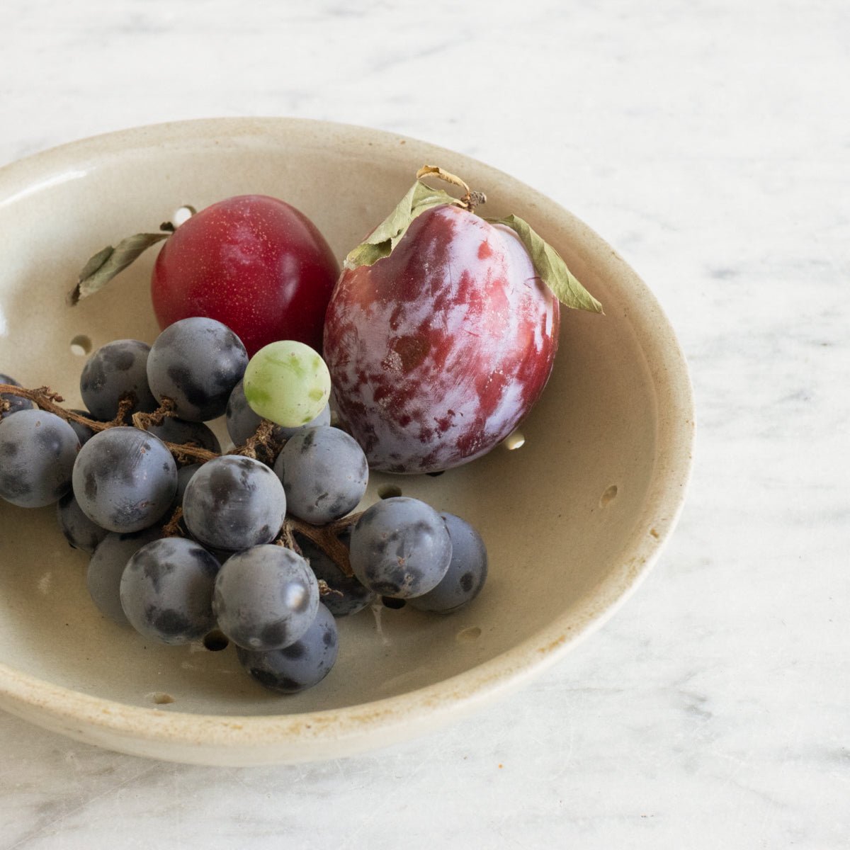 Stoneware Berry Bowl - elsie green - the french kitchen