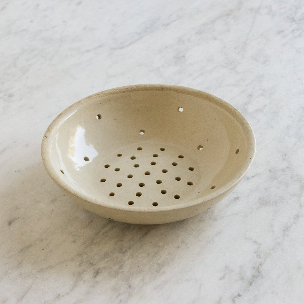 Stoneware Berry Bowl - elsie green - the french kitchen