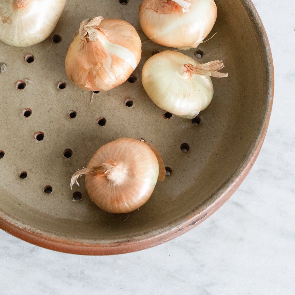 Stoneware Berry Bowl - elsie green - the french kitchen