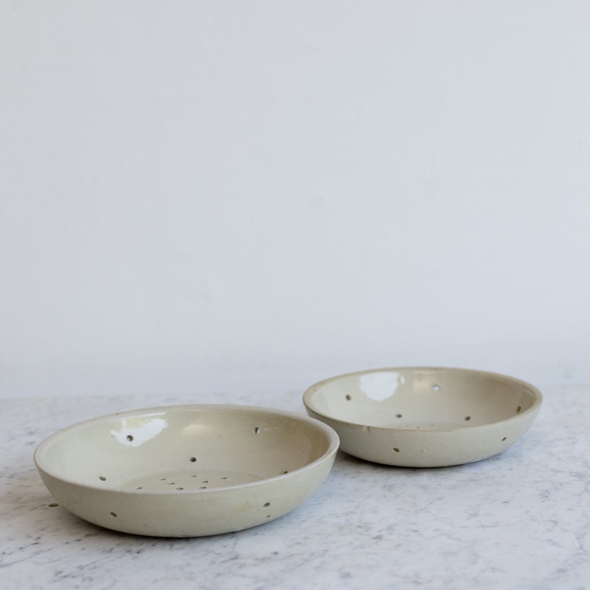 Stoneware Berry Bowl - elsie green - the french kitchen