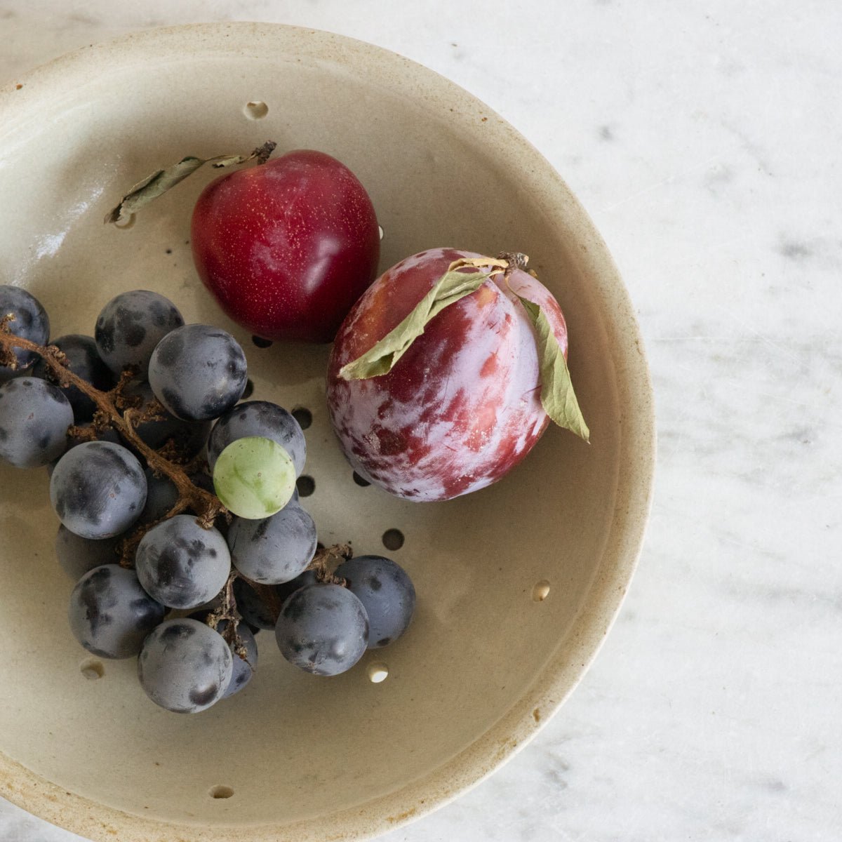 Stoneware Berry Bowl - elsie green - the french kitchen