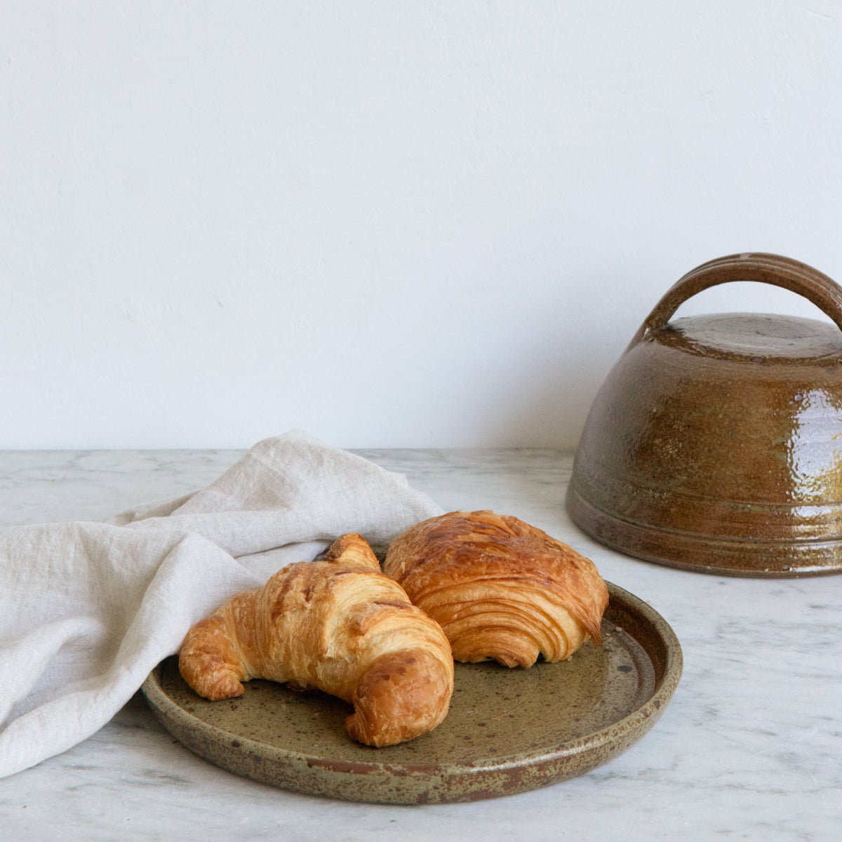 Stoneware Dome with Platter - elsie green - the french kitchen